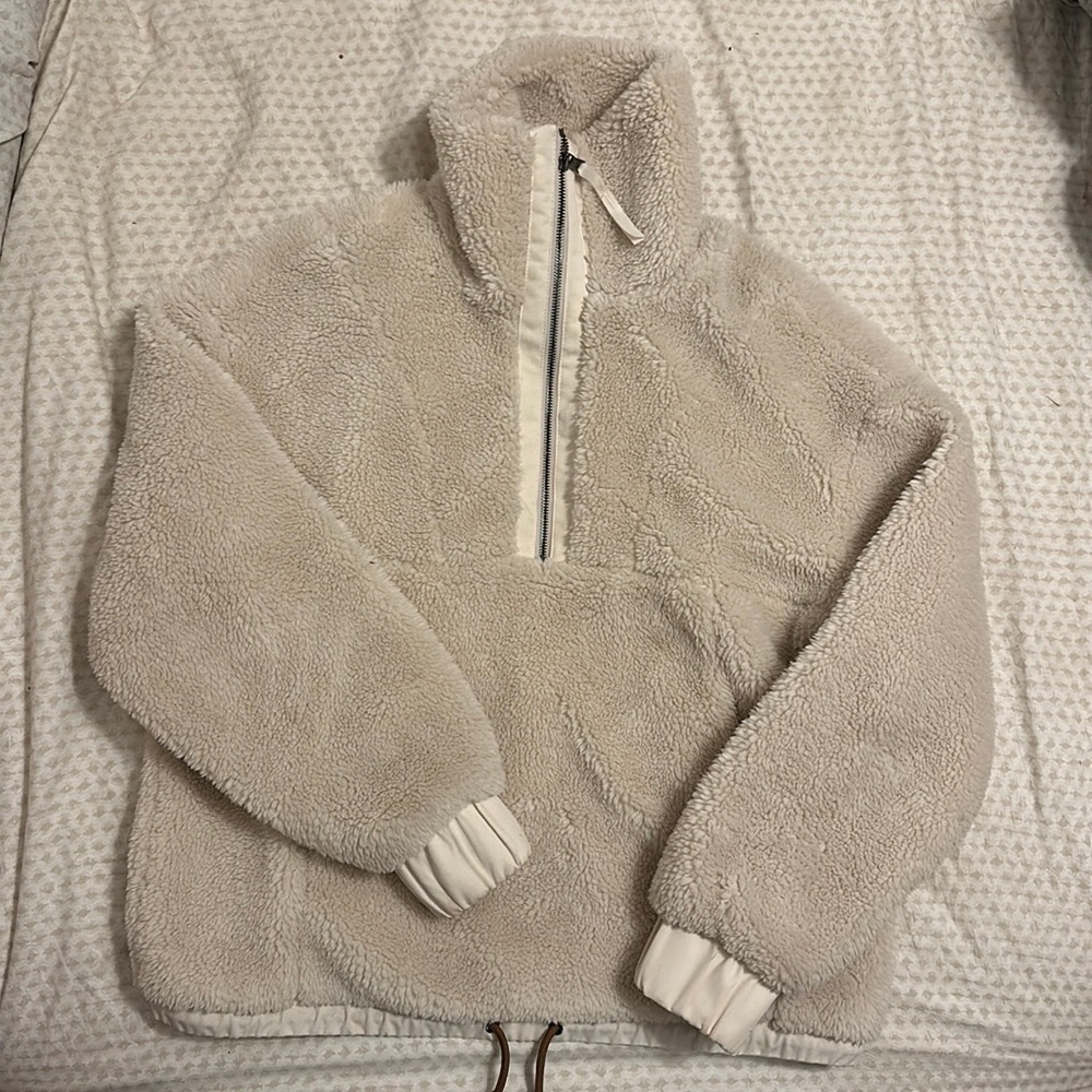 Cream VARLEY half-zip in great condition and still super soft!